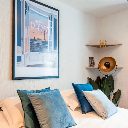 Amazing On The Prestigious Street