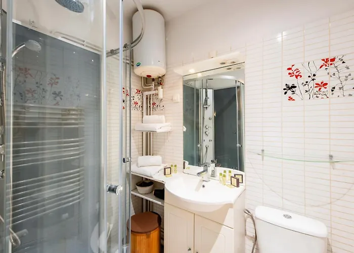 Amazing On The Prestigious Street