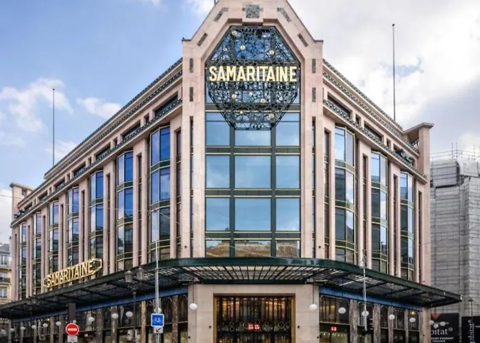 Amazing On The Prestigious Street *