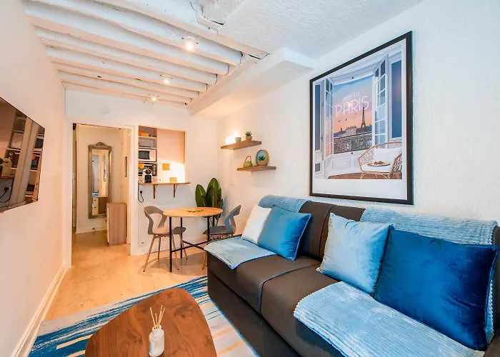 Amazing On The Prestigious Street Paris