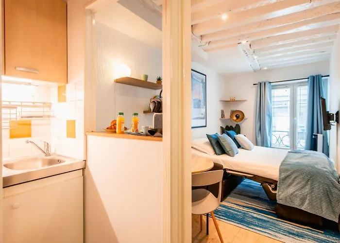 Amazing On The Prestigious Street Apartment *