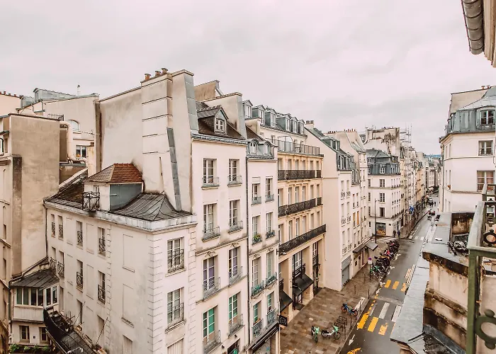 Amazing On The Prestigious Street * Paris